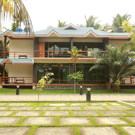 Lara Lake View Resort Thiruvananthapuram Exterior foto